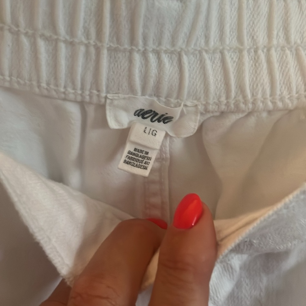 Aerie white denim elastic waist distressed jean shirt size large - Picture 2 of 3